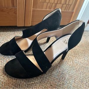 NY&CO - black suede, open toed heels